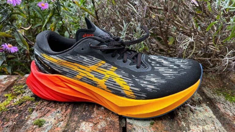 Asics Novablast 3 running shoe